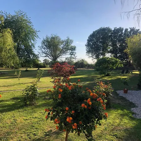 Champ Du Bois Bed & Breakfast Limoise